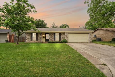 225 NW Wintercrest Road Burleson TX 76028