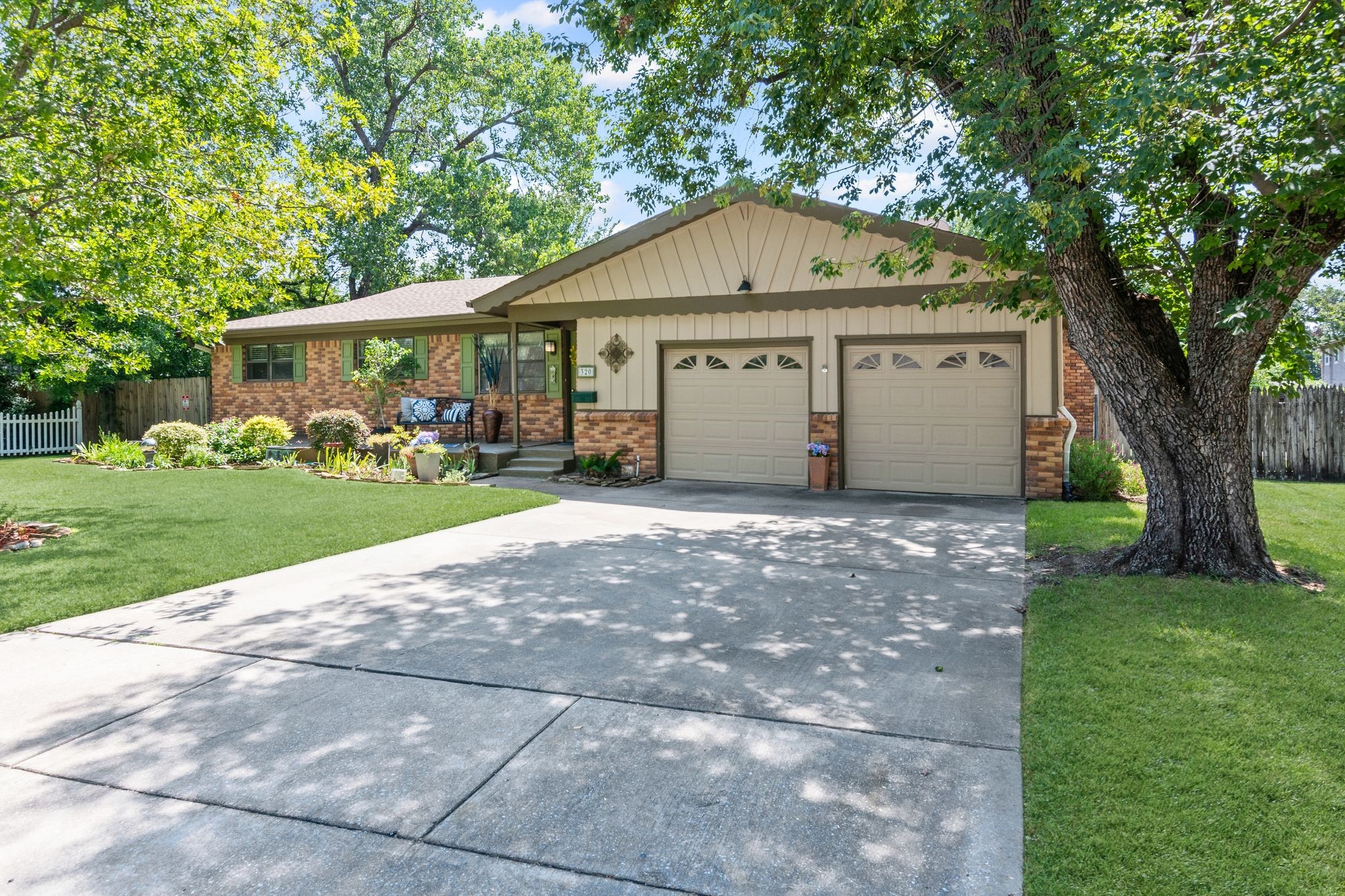 320 Patricia Lane Bedford TX 76022