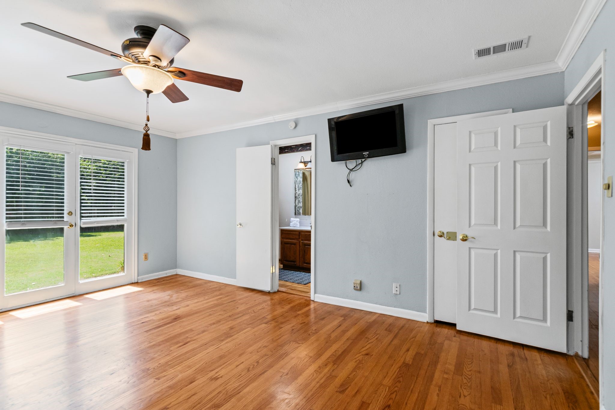 320 Patricia Lane Bedford TX 76022
