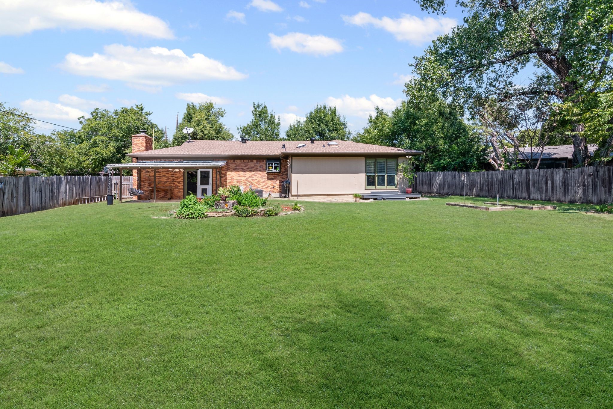 320 Patricia Lane Bedford TX 76022