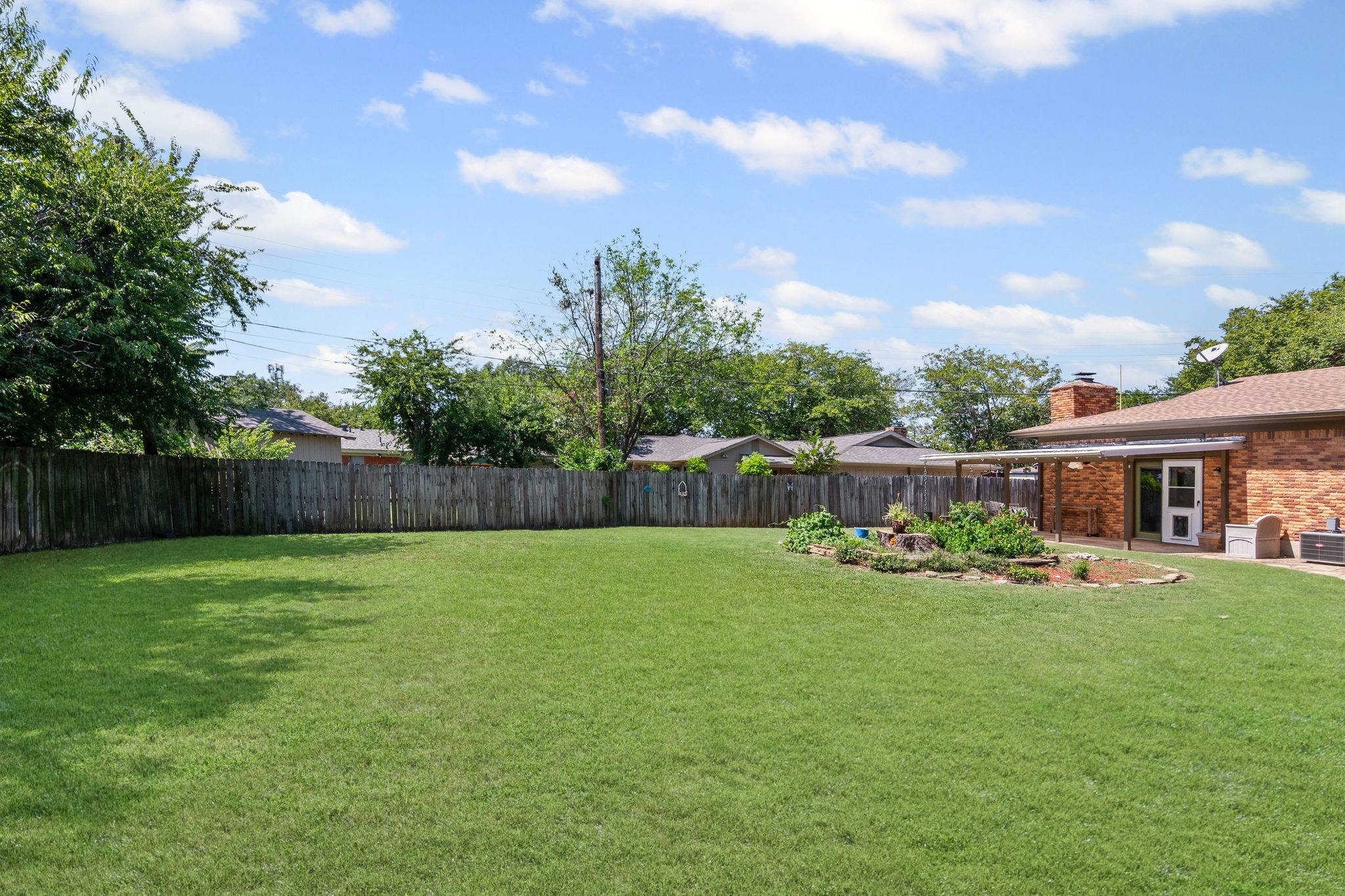 320 Patricia Lane Bedford TX 76022