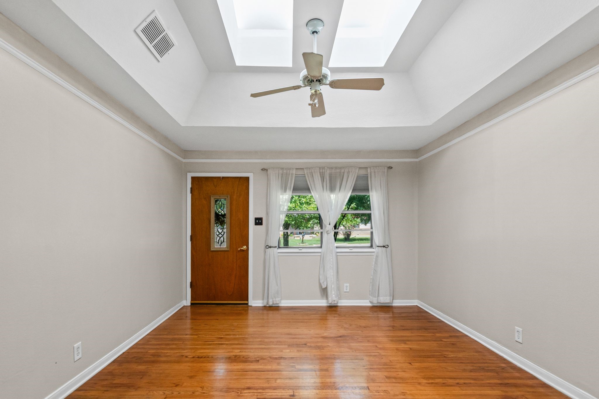320 Patricia Lane Bedford TX 76022