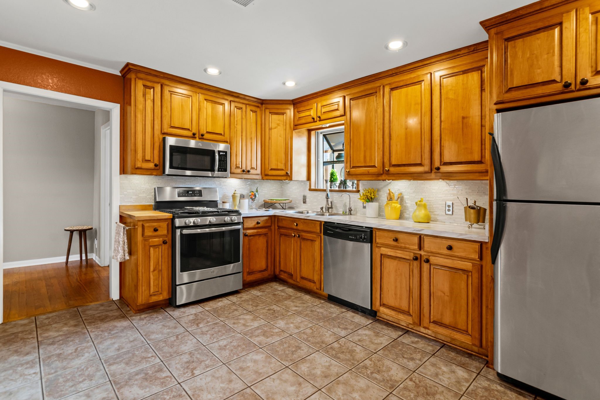 320 Patricia Lane Bedford TX 76022