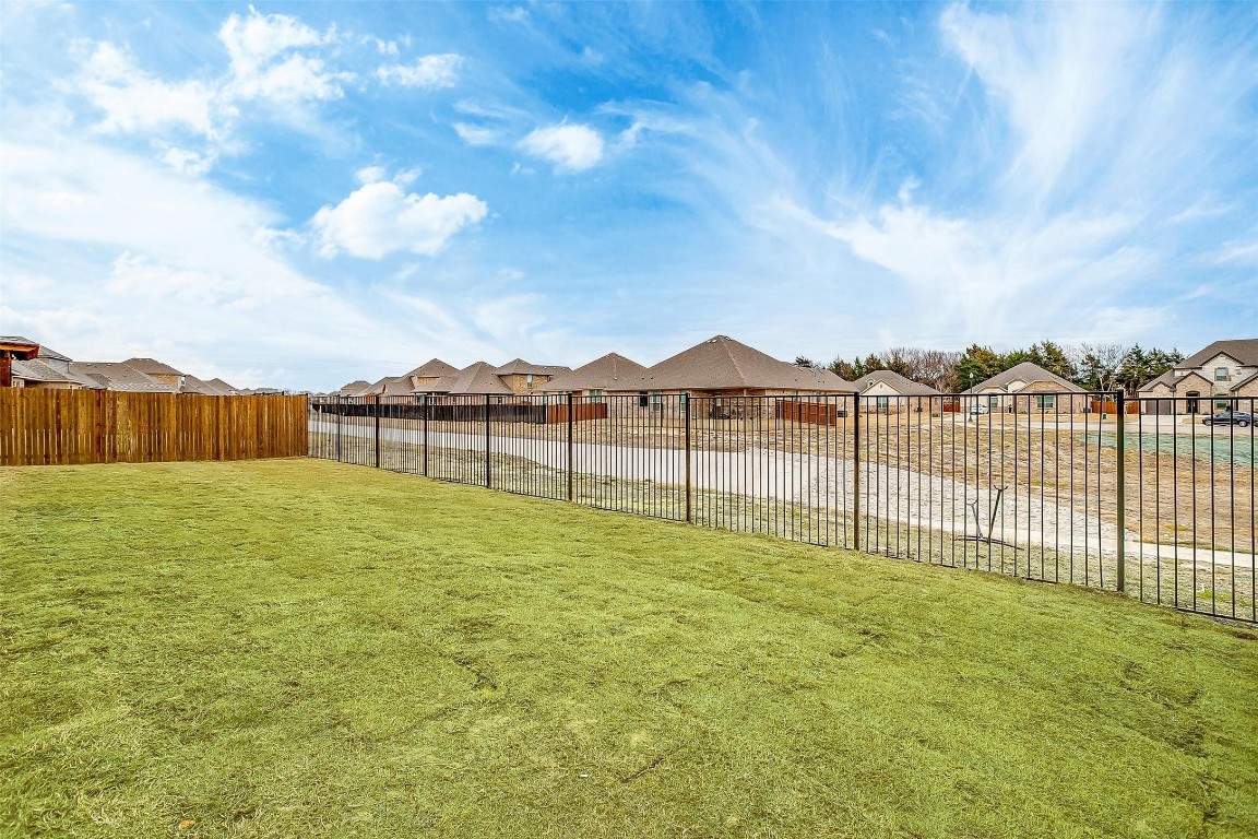 822 Summer Grove Midlothian TX 76065