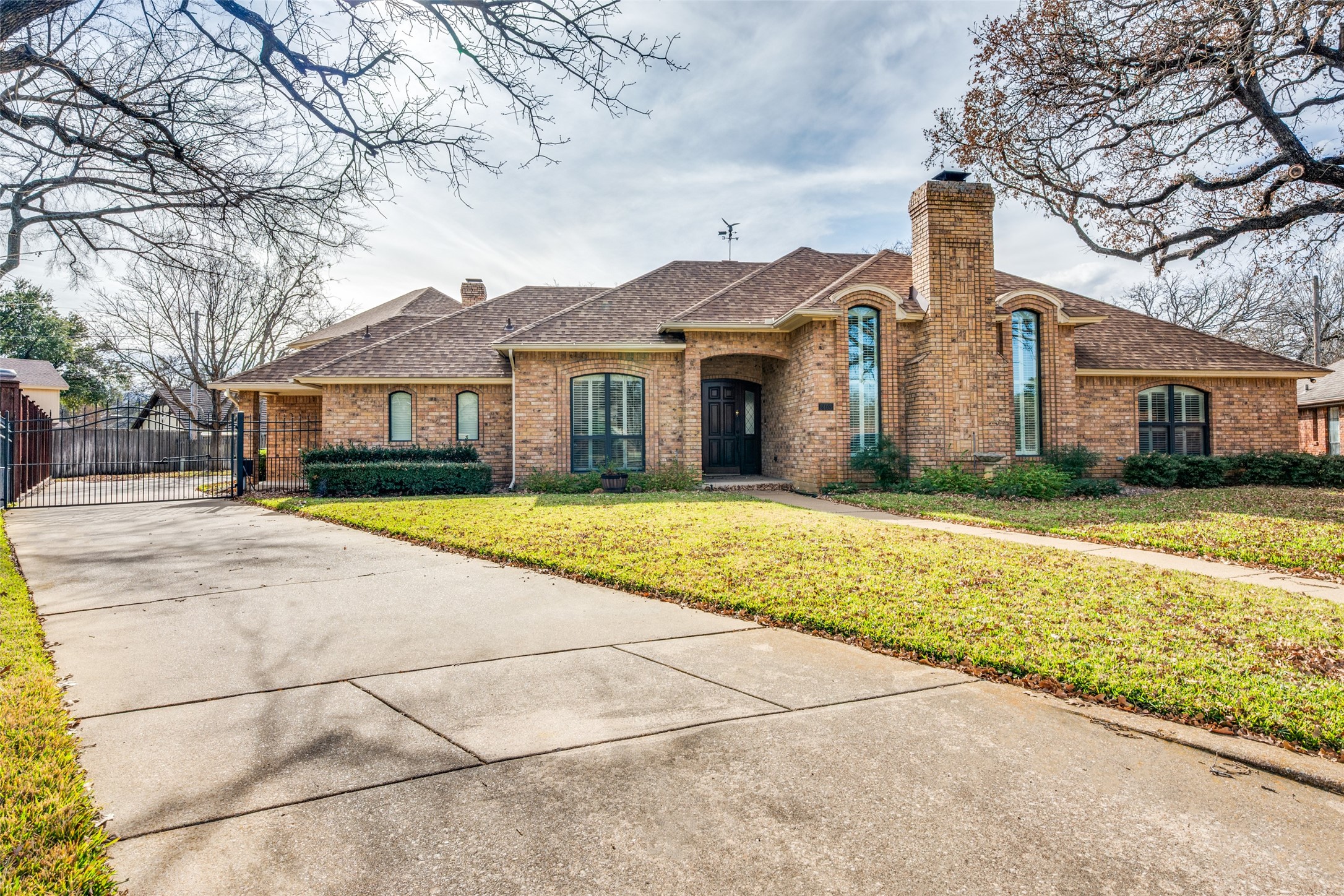 2403 Bluffview Court Arlington TX 76011