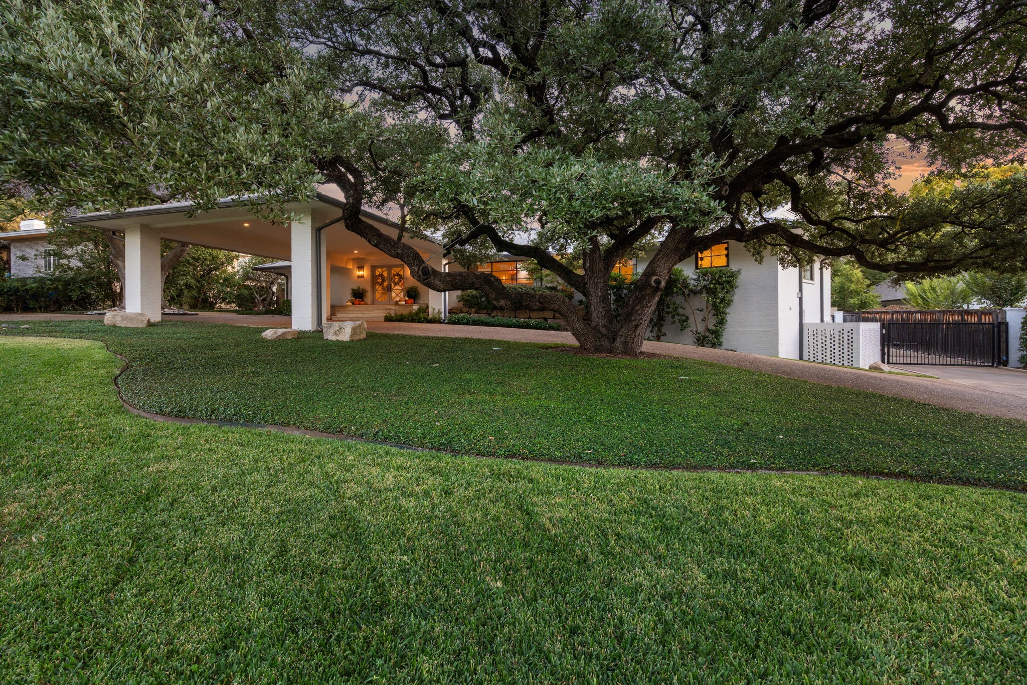 5849 Merrymount Road Westover Hills TX 76107