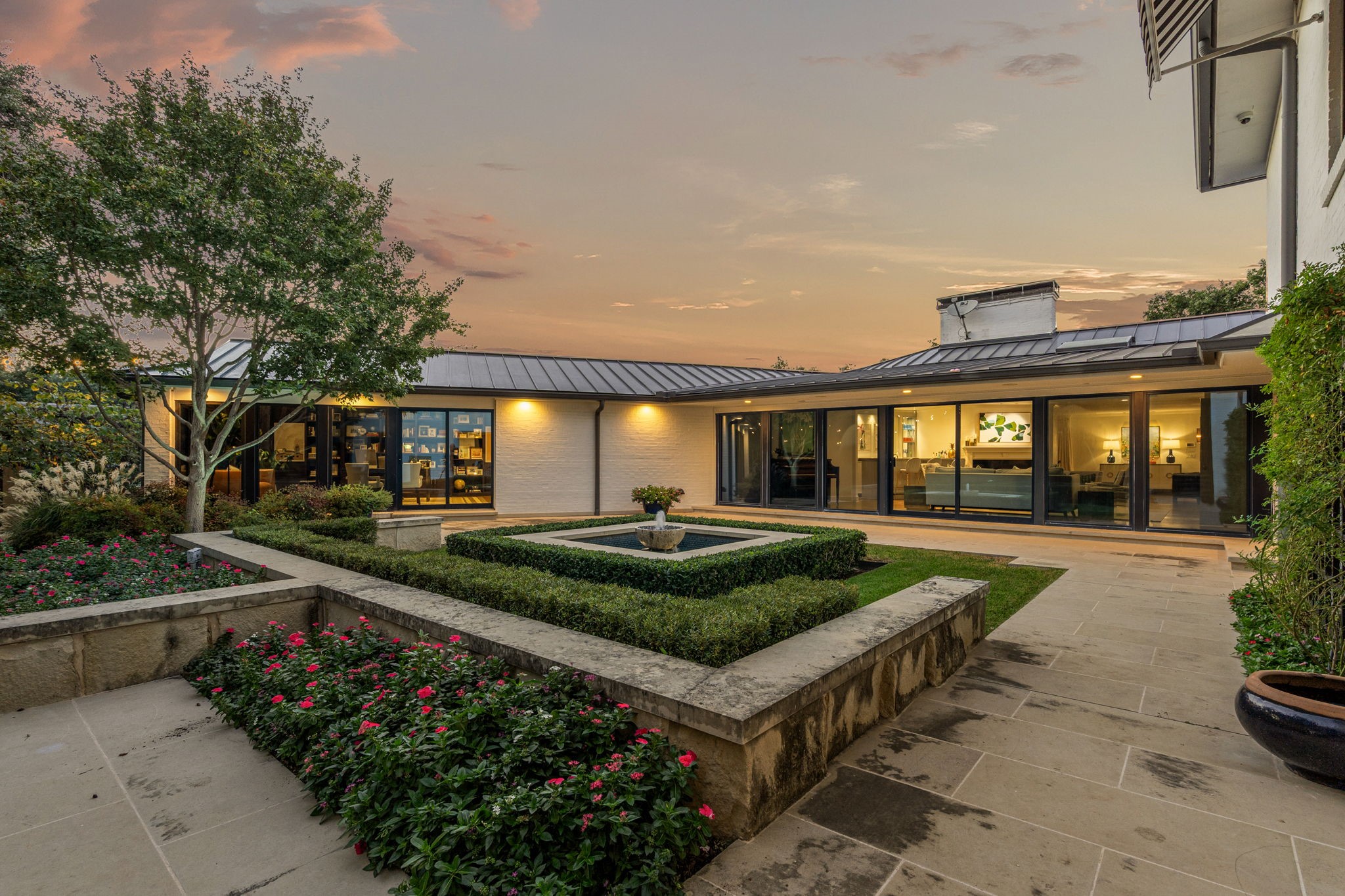 5849 Merrymount Road Westover Hills TX 76107