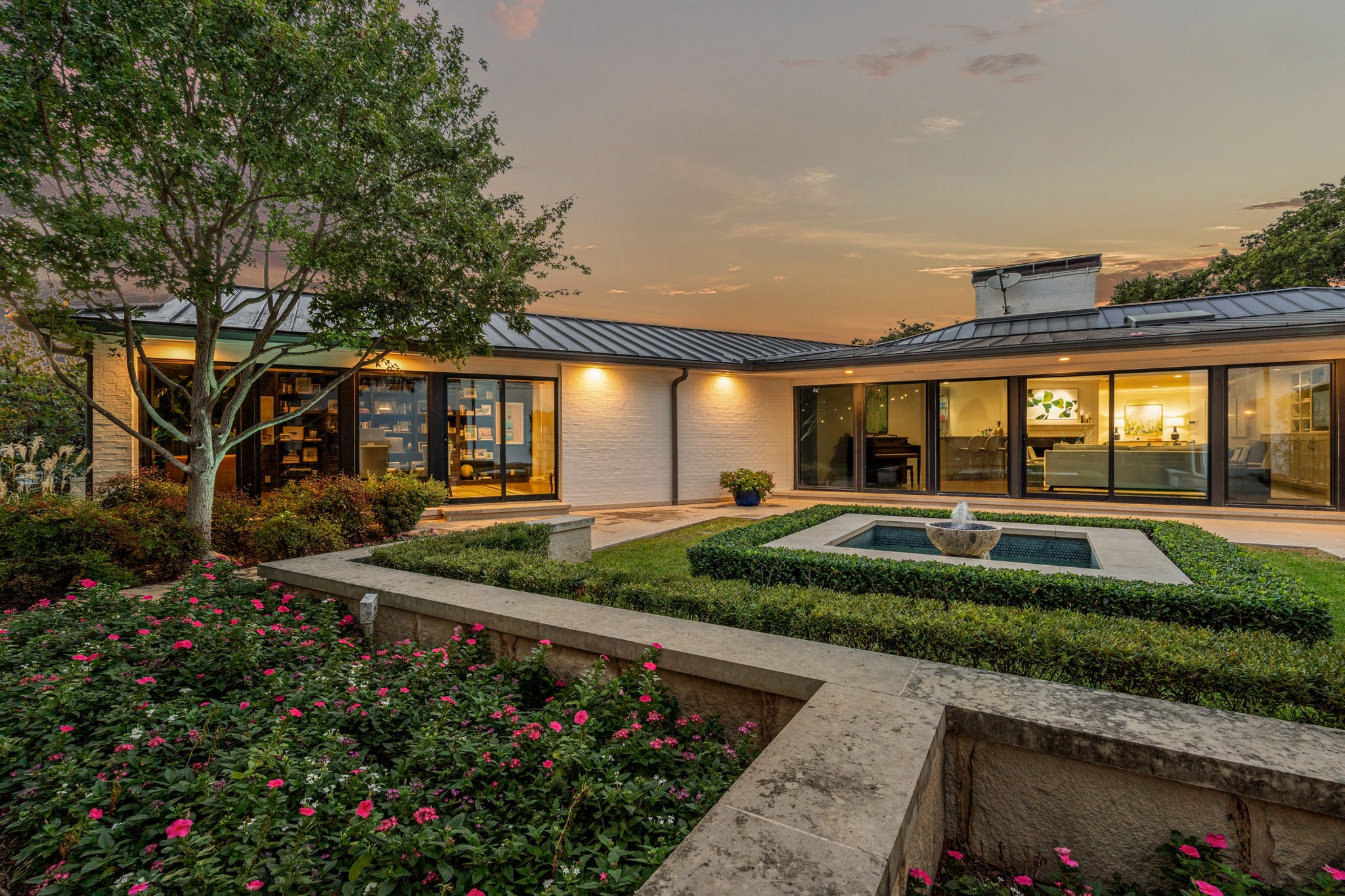 5849 Merrymount Road Westover Hills TX 76107