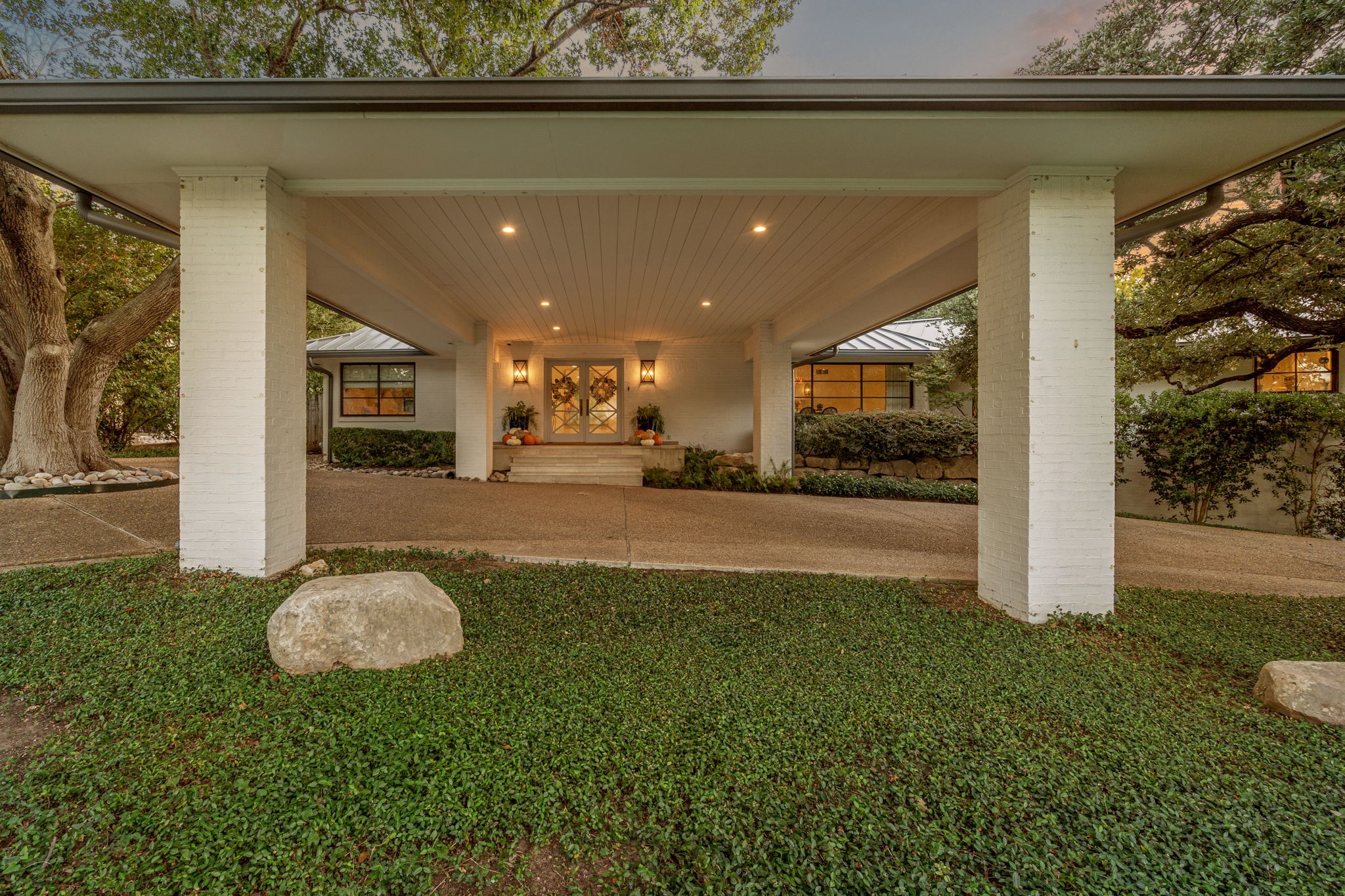 5849 Merrymount Road Westover Hills TX 76107