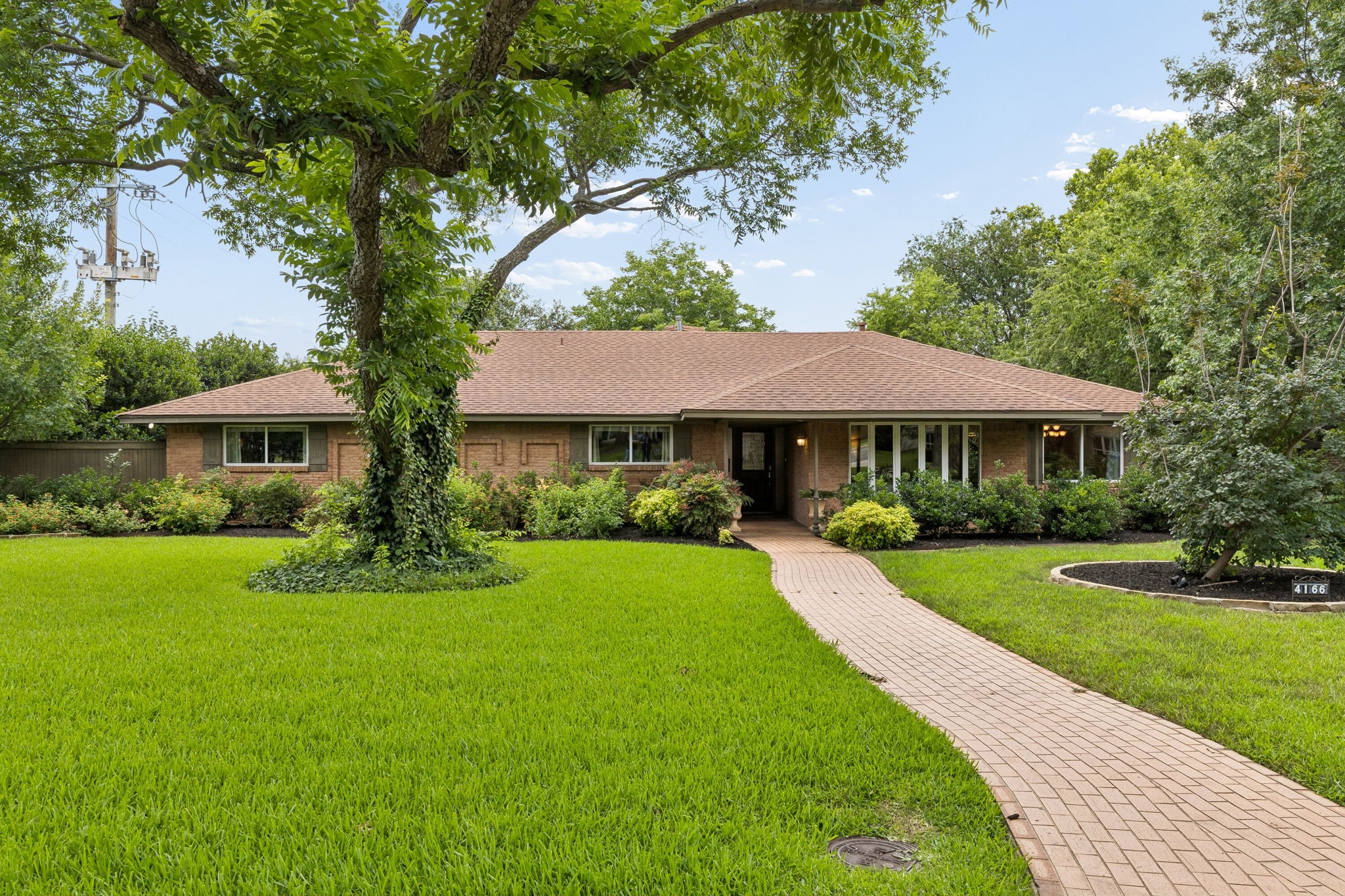 4166 Goodfellow Drive Dallas TX 75229