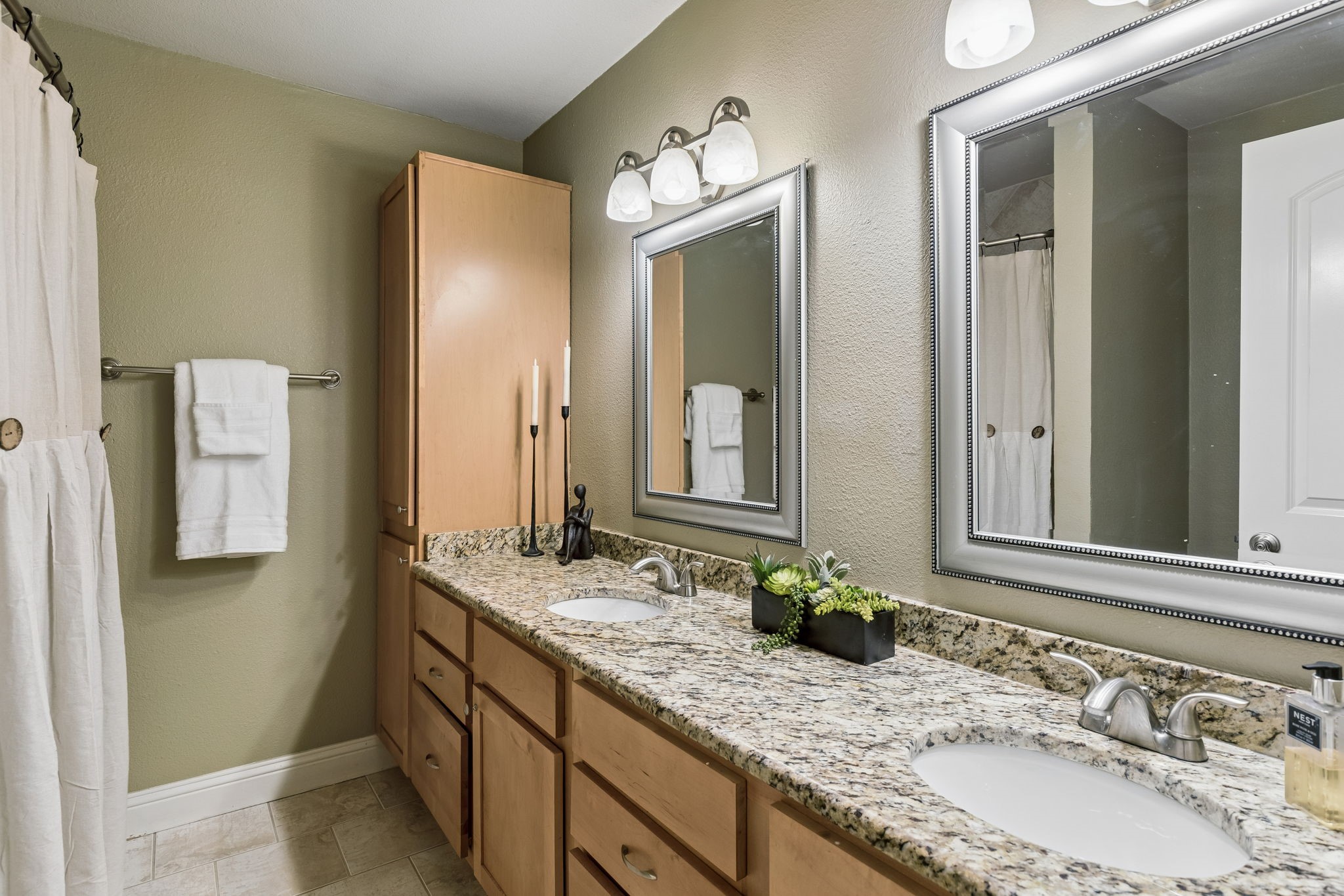 4166 Goodfellow Drive Dallas TX 75229