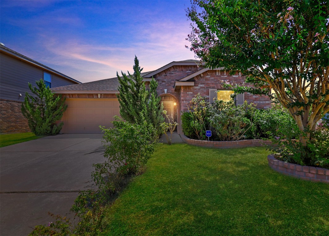 829 Green Heath Avenue Fort Worth TX 76120