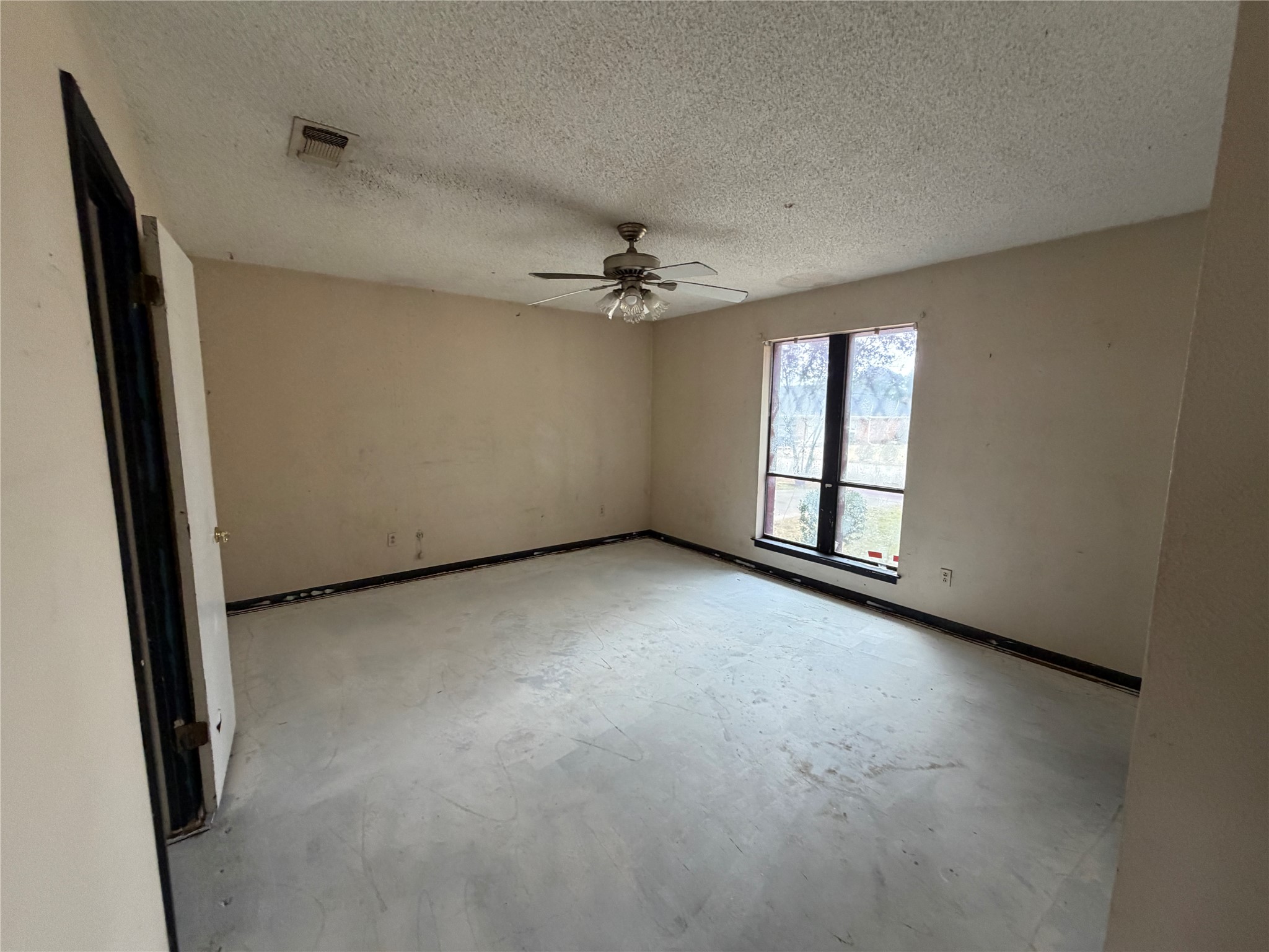 1115 Green River Trail Cleburne TX 76033