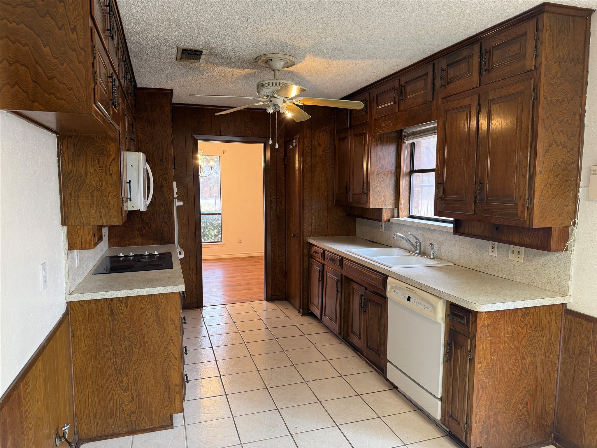 1115 Green River Trail Cleburne TX 76033