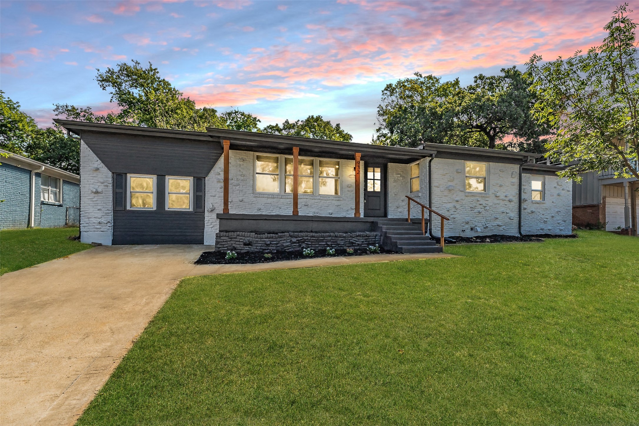 932 Walter Street Bedford TX 76022