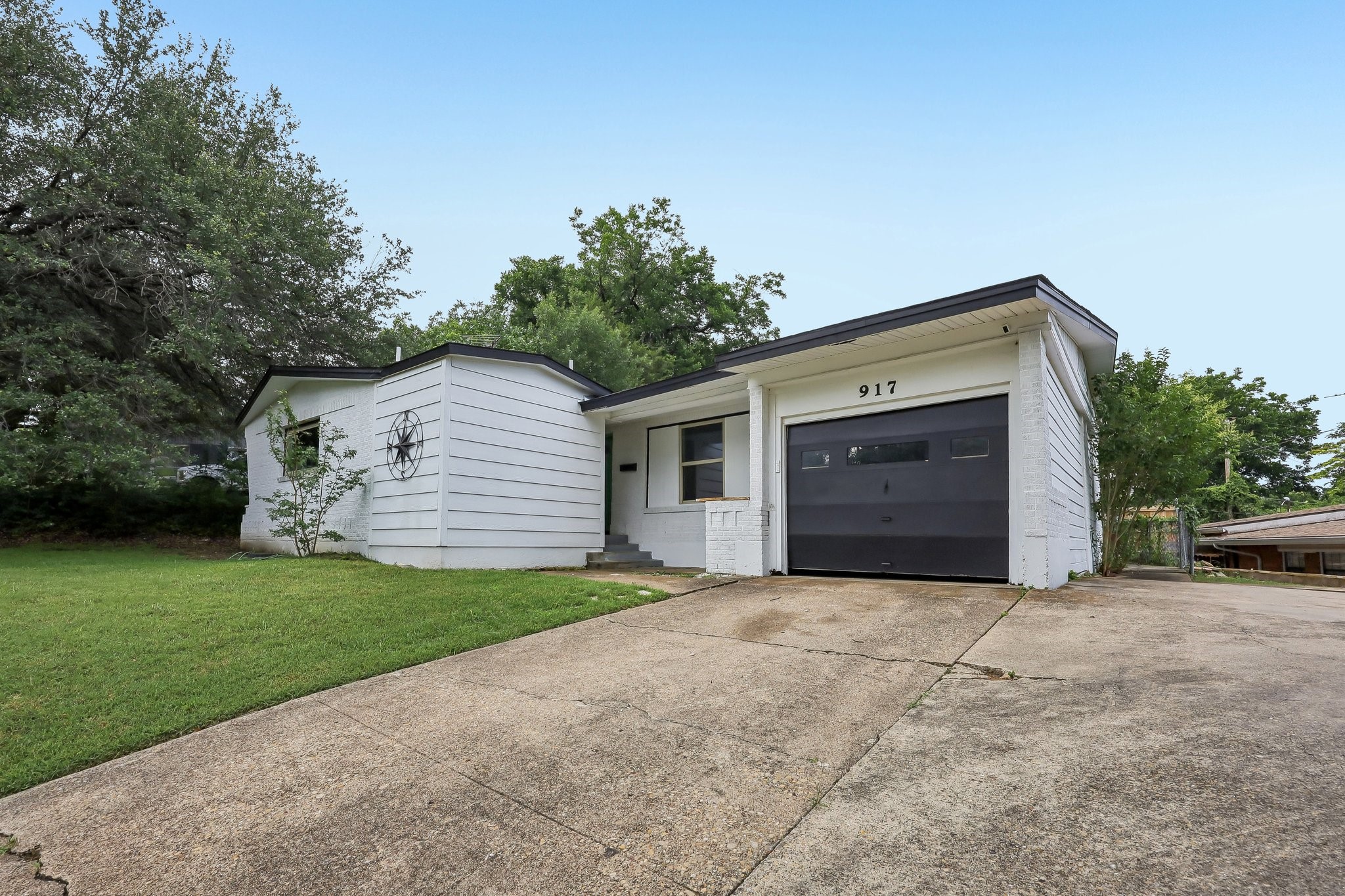 917 NW 8th Street Grand Prairie TX 75050