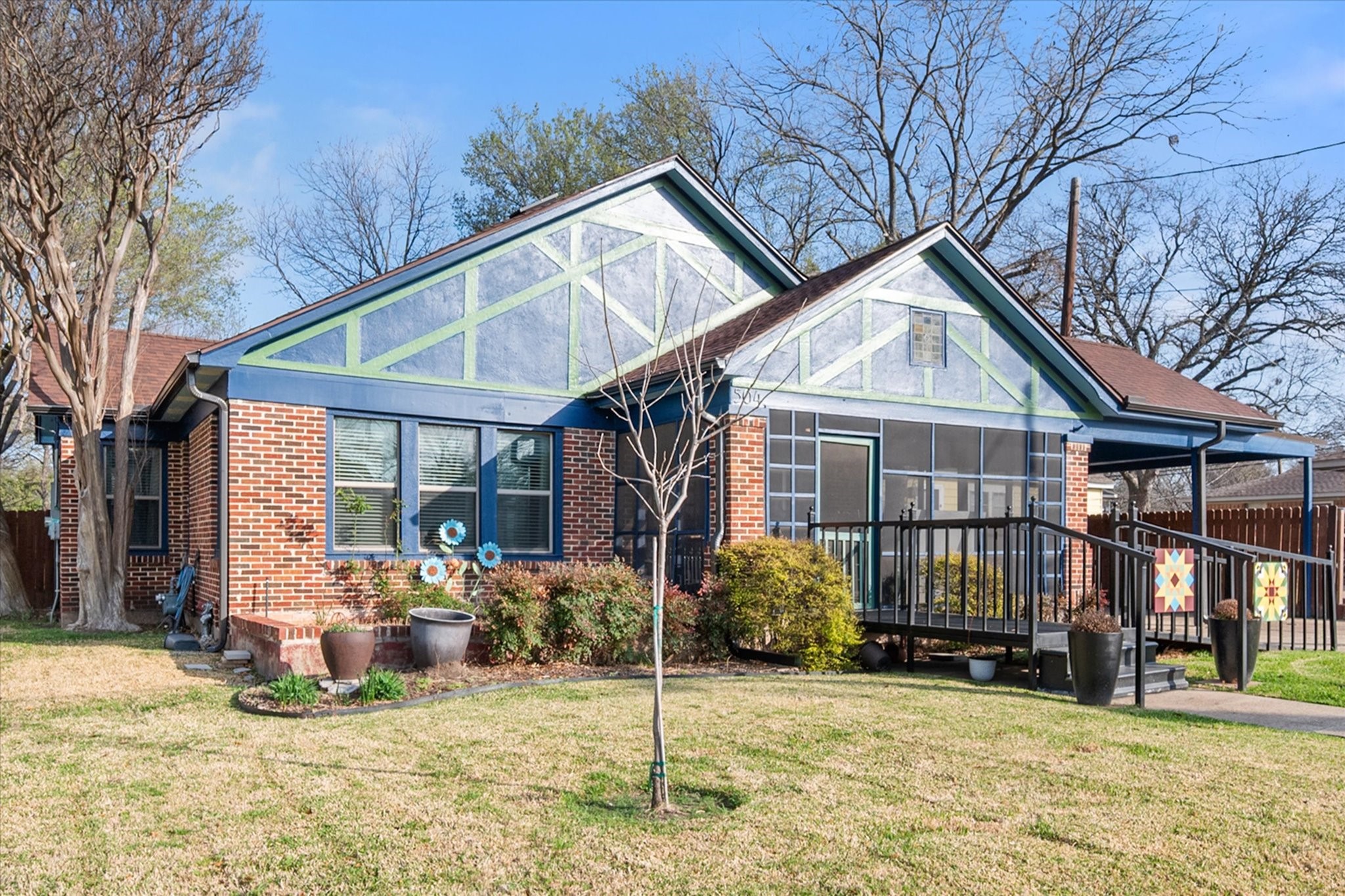 504 W Gilmer Street Ennis TX 75119