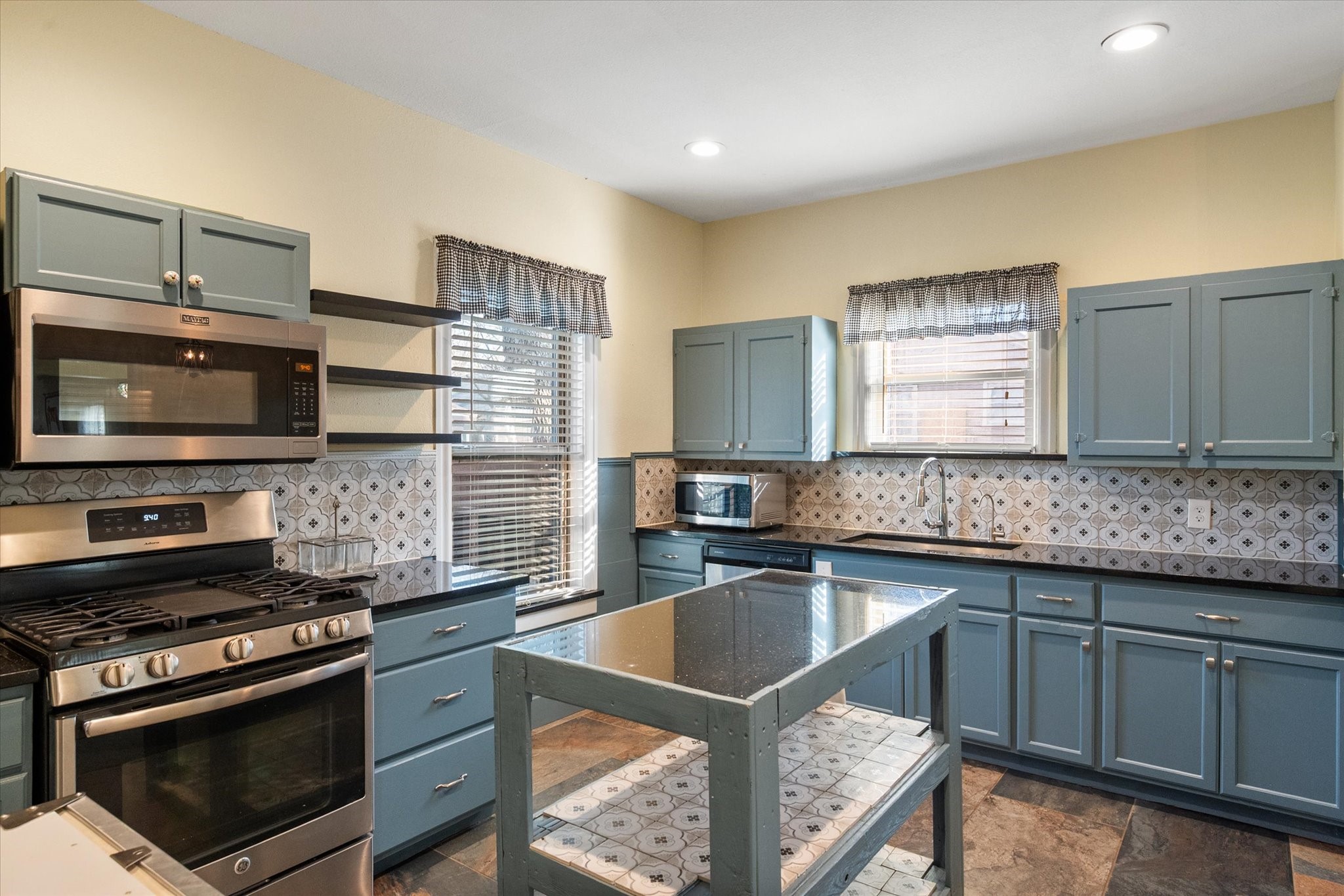 504 W Gilmer Street Ennis TX 75119