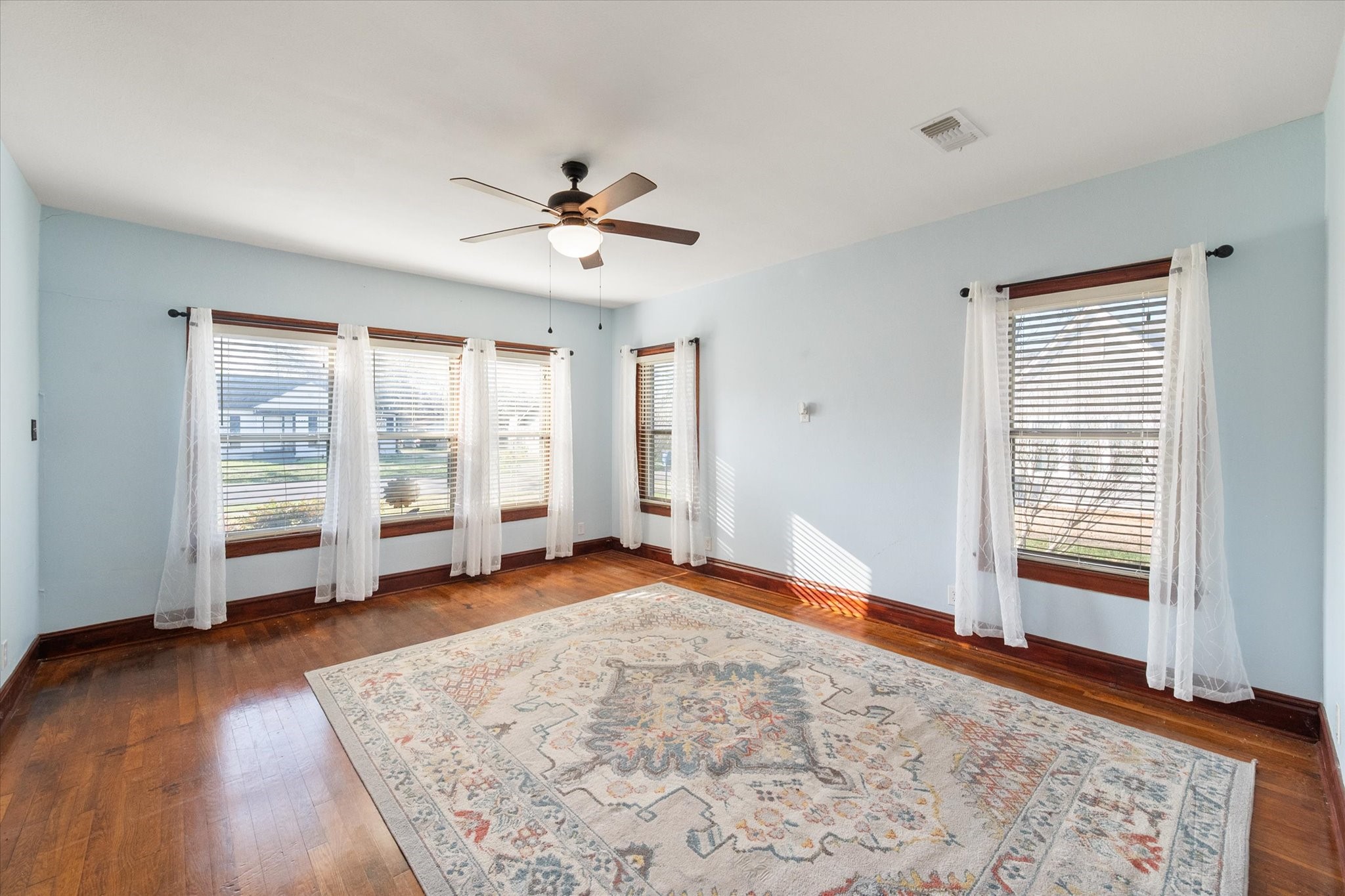 504 W Gilmer Street Ennis TX 75119