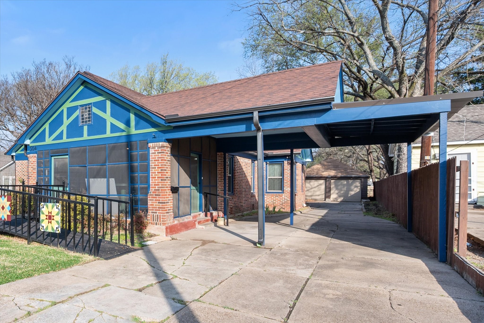 504 W Gilmer Street Ennis TX 75119