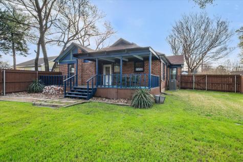 504 W Gilmer Street Ennis TX 75119