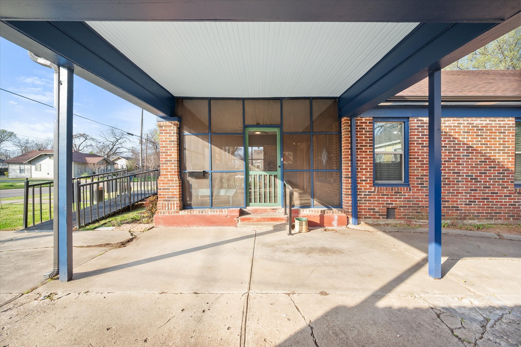 504 W Gilmer Street Ennis TX 75119