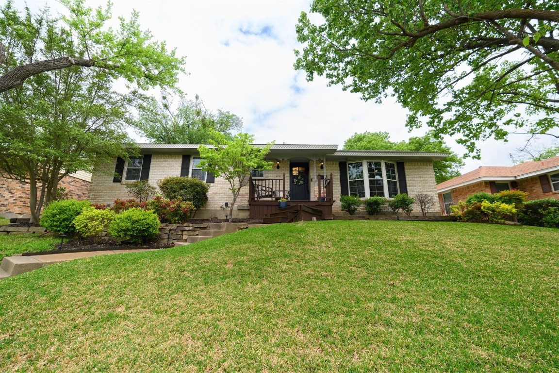 9851 Queenswood Lane Dallas TX 75238