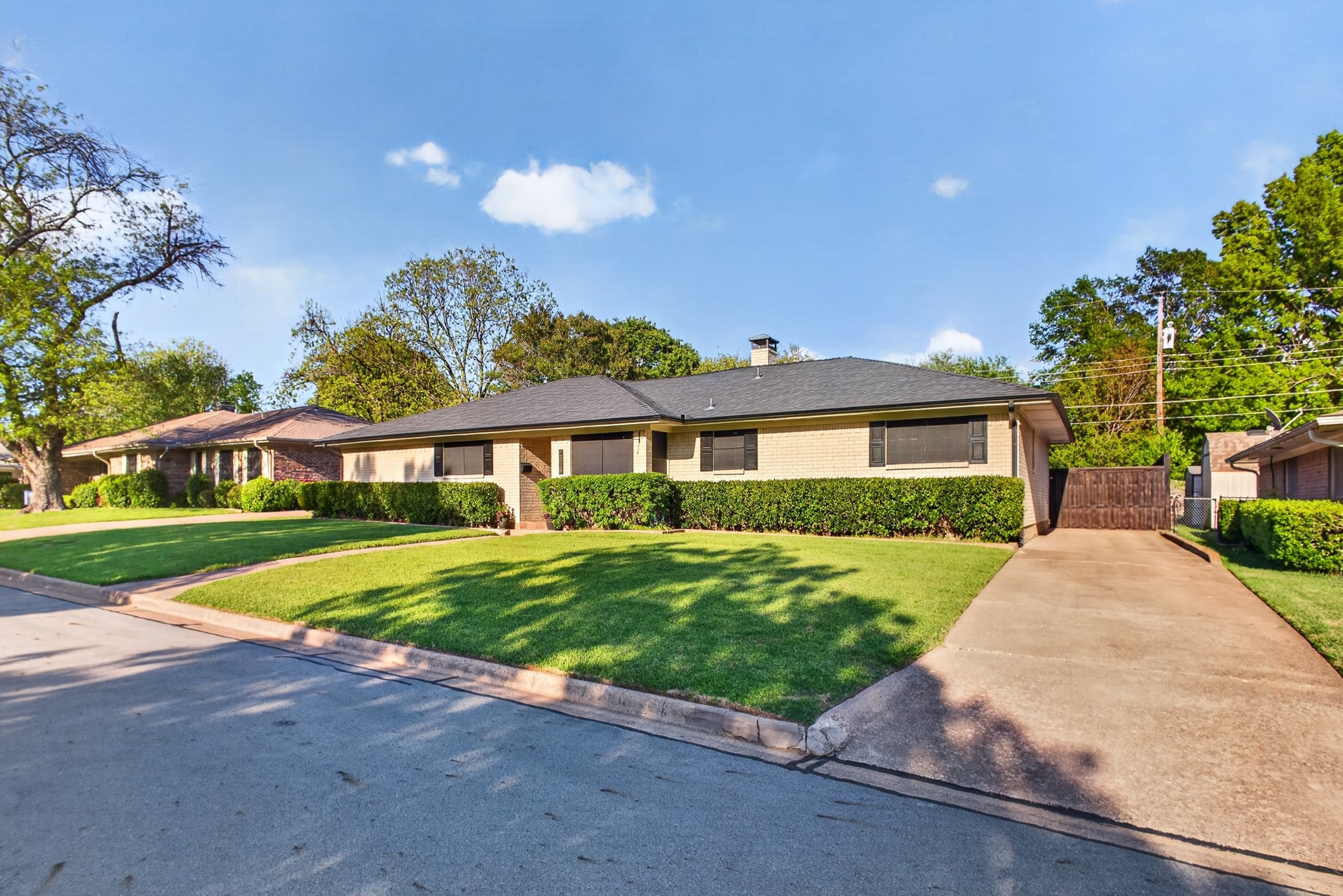 1907 Wes Hardin Circle Bonham TX 75418