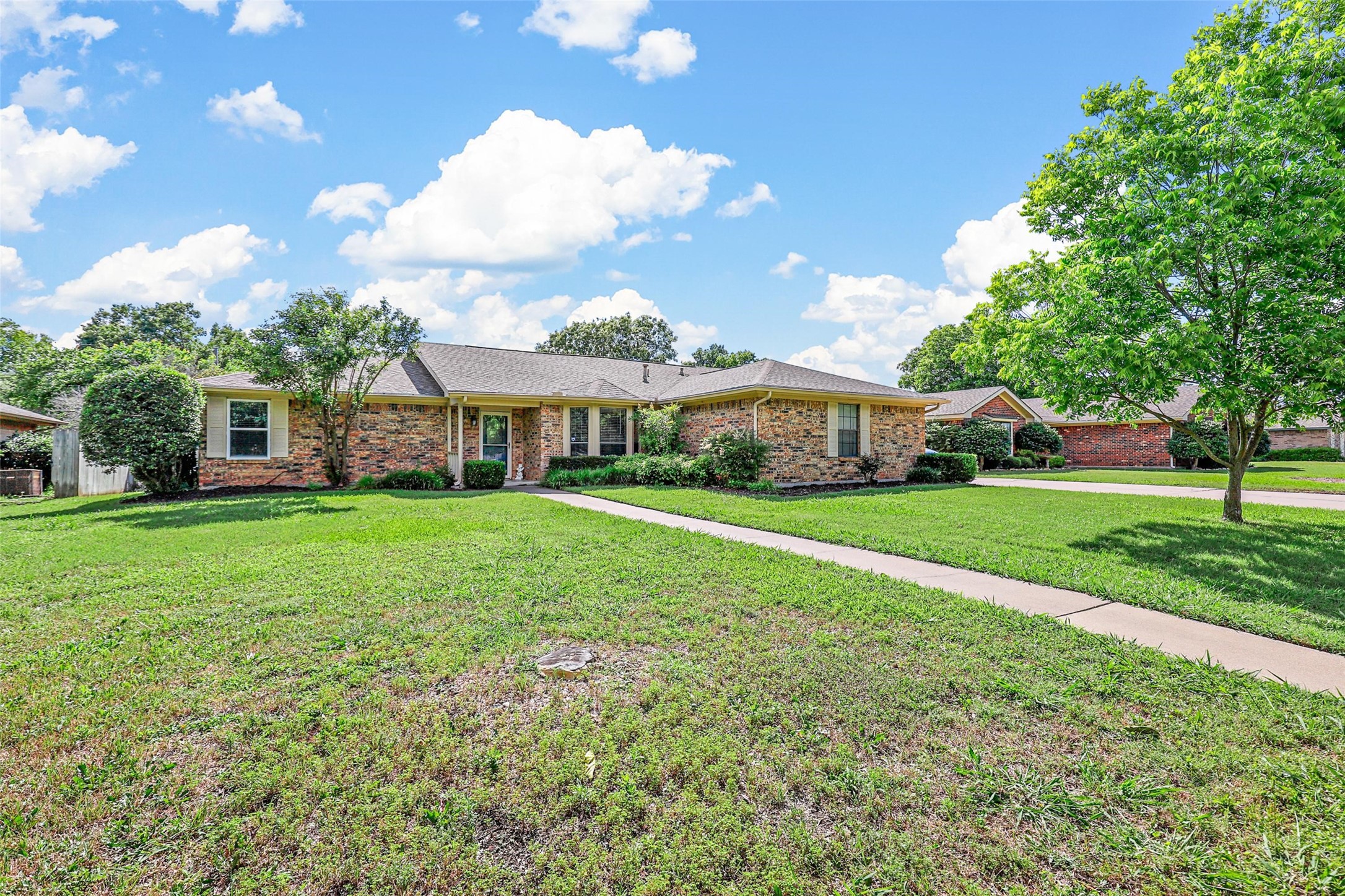 916 Stonelake Drive Cleburne TX 76033