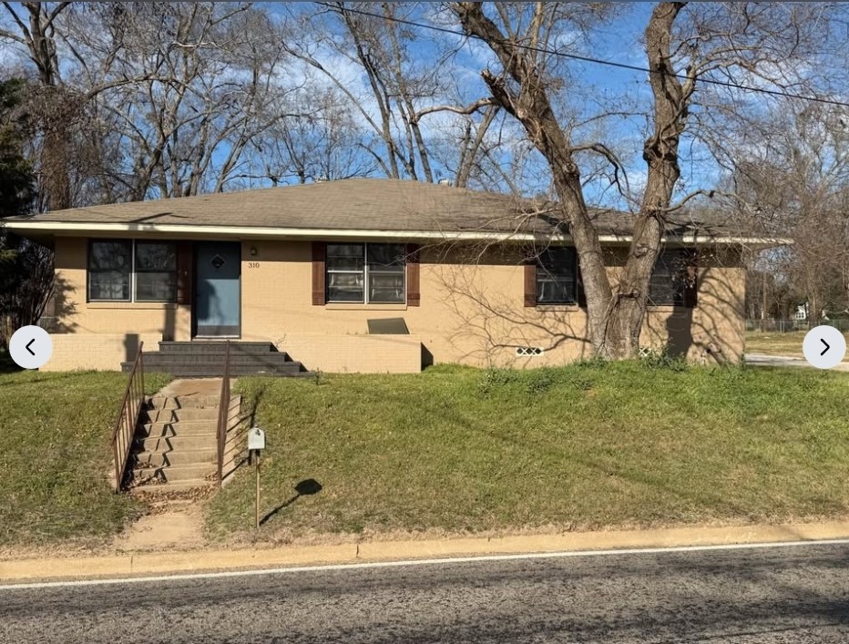 310 W Pine Street Frankston TX 75763