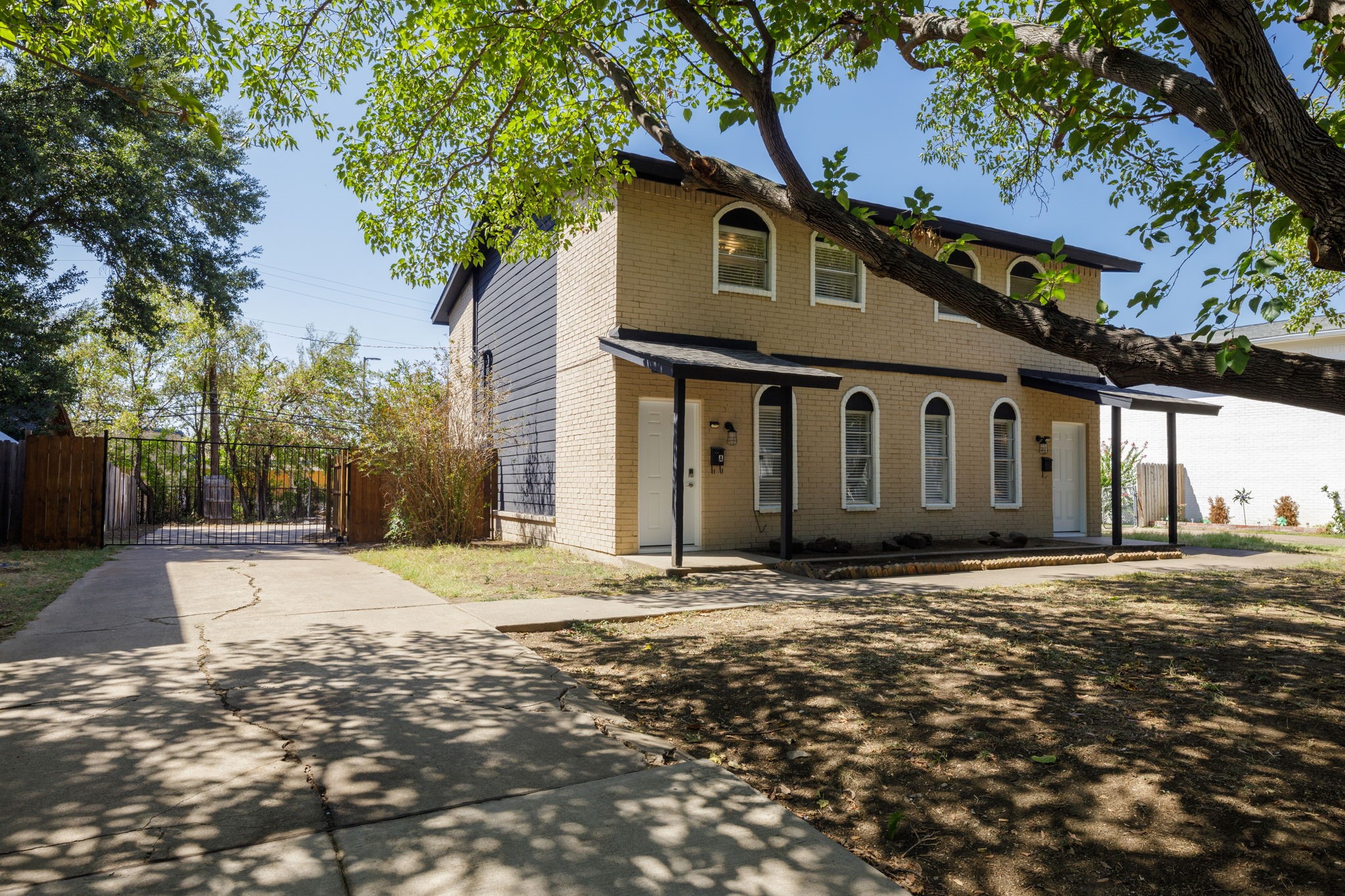 2406 Hollandale Circle Arlington TX 76010