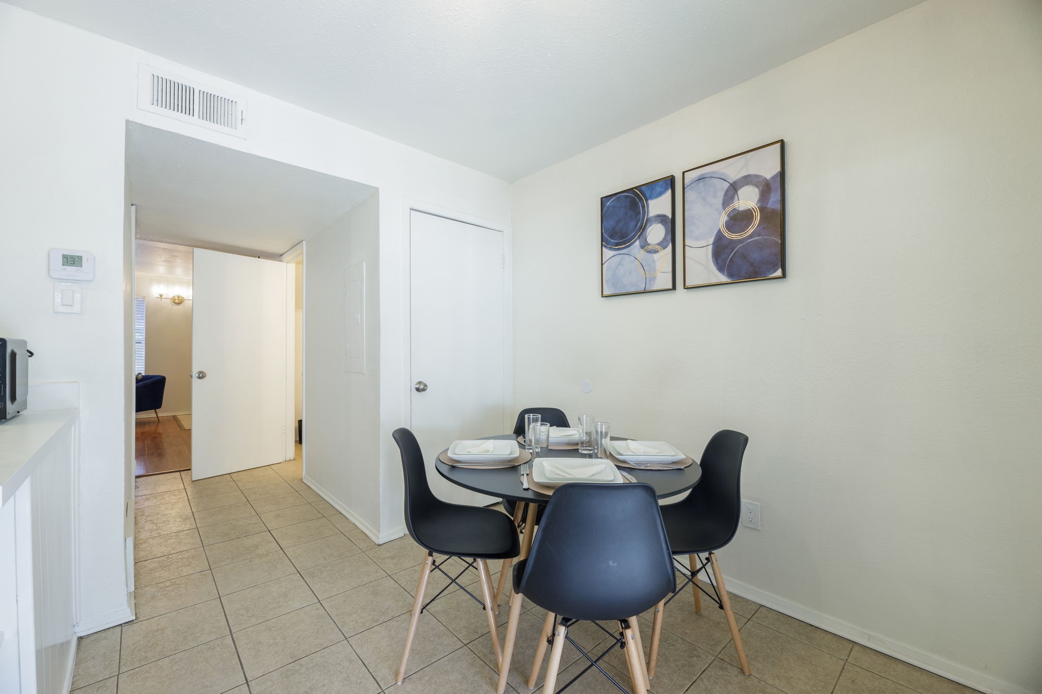 2406 Hollandale Circle Arlington TX 76010