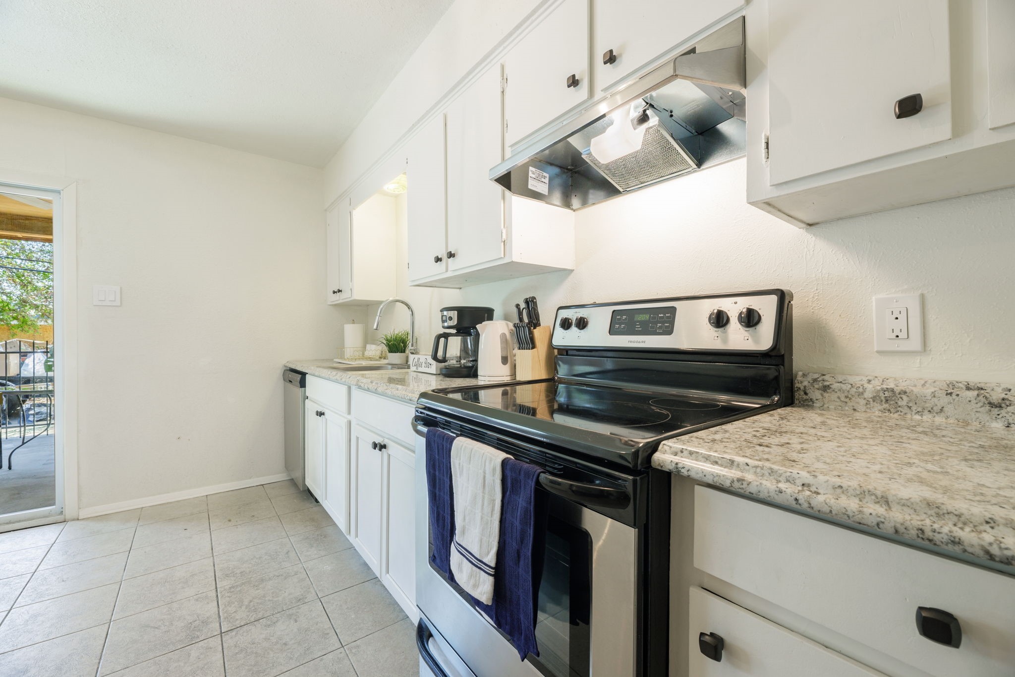 2406 Hollandale Circle Arlington TX 76010