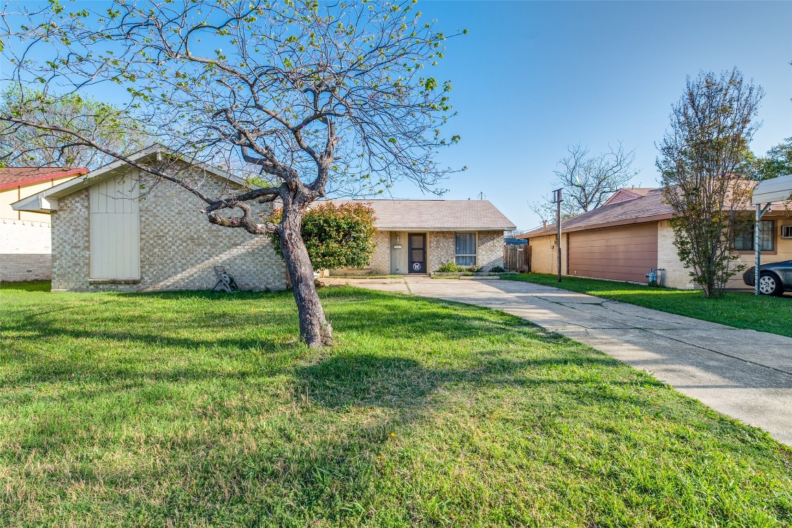 414 Oak Ridge Place Grand Prairie TX 75052