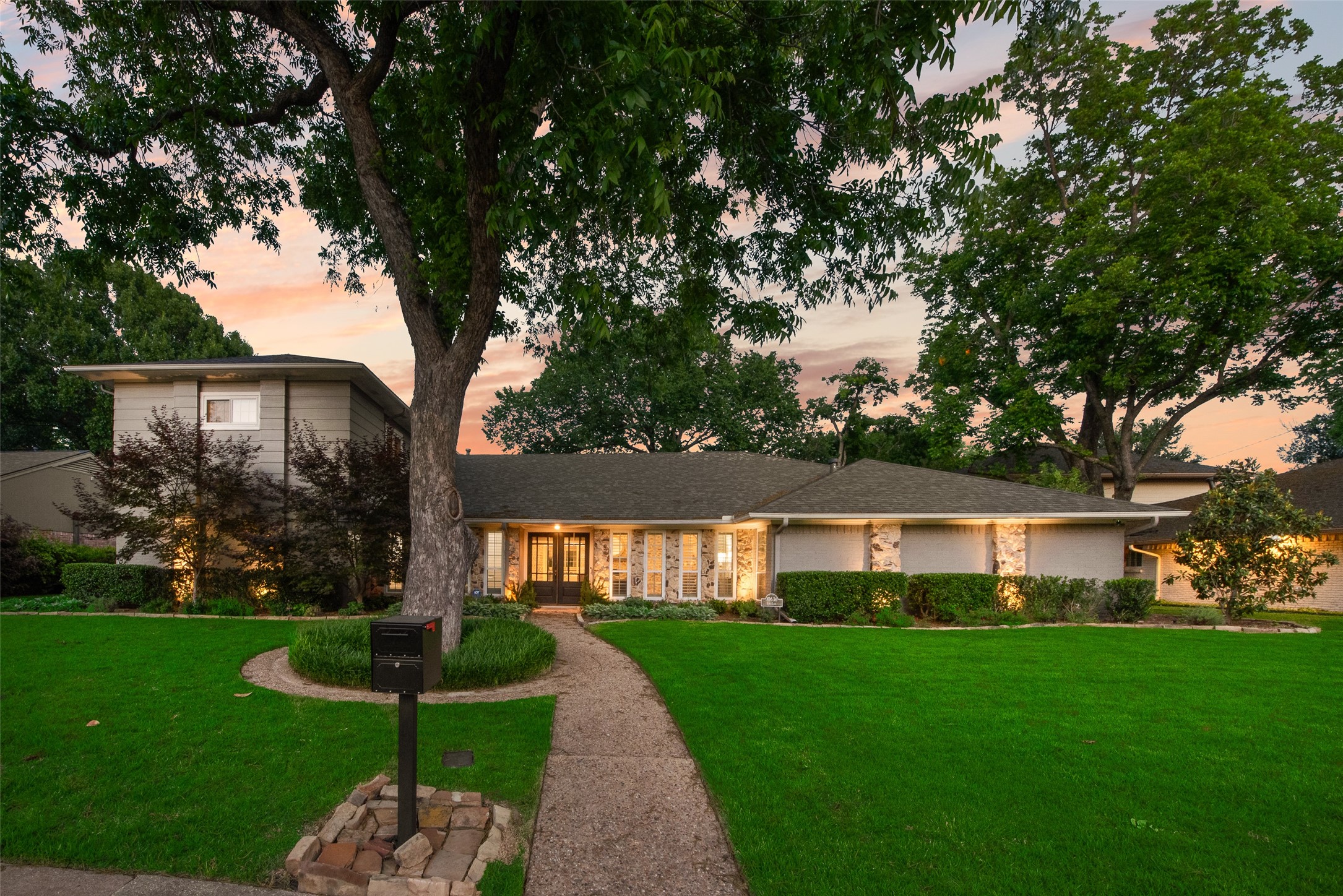 10636 Cox Lane Dallas TX 75229