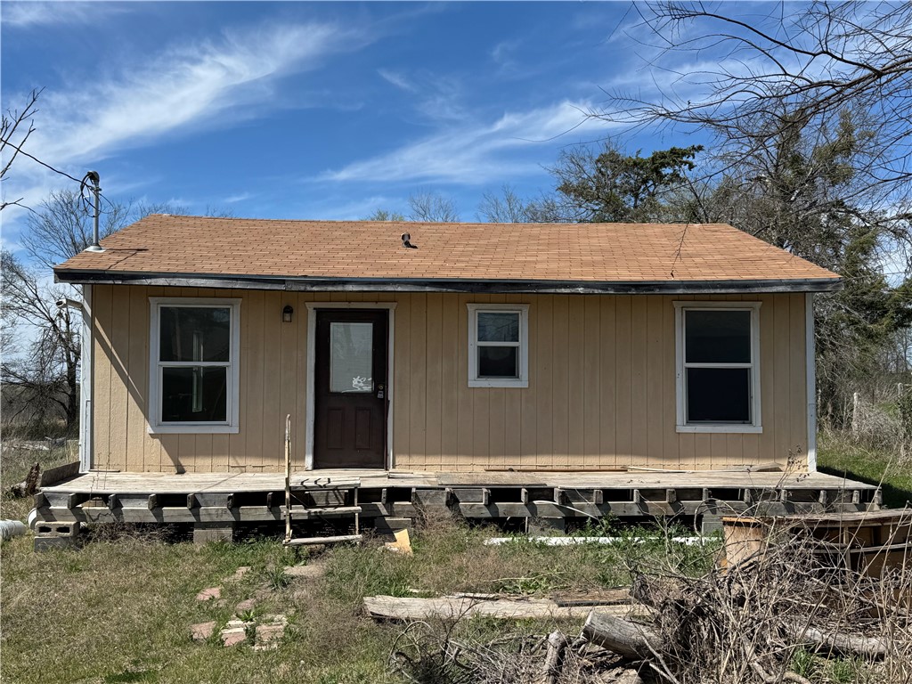 103 Cypress Street Lott TX 76656