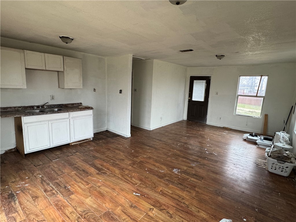 103 Cypress Street Lott TX 76656