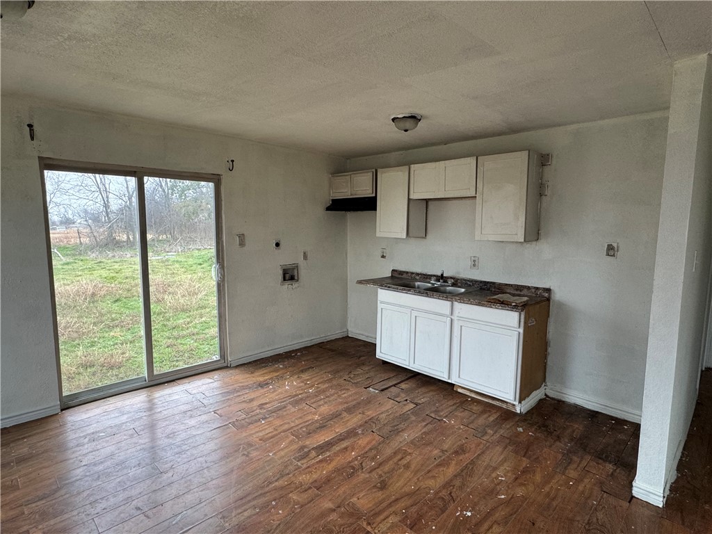 103 Cypress Street Lott TX 76656