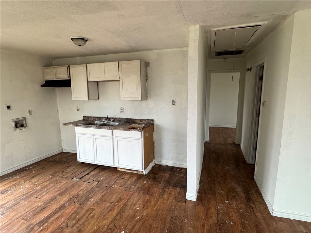 103 Cypress Street Lott TX 76656