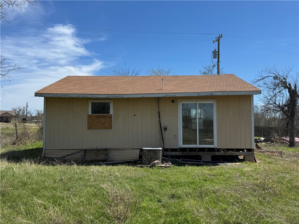 103 Cypress Street Lott TX 76656