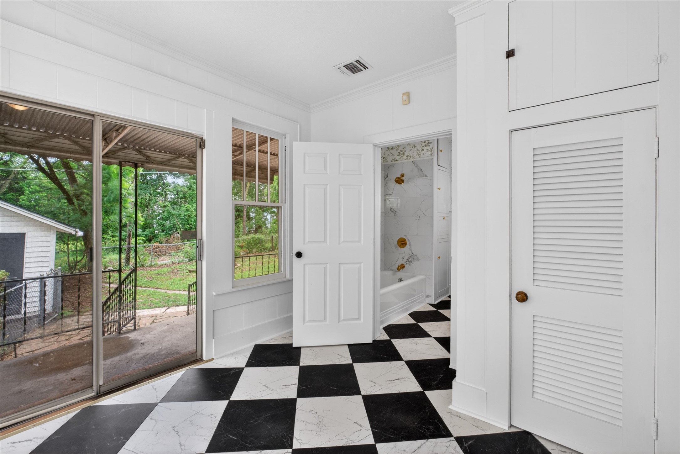106 Washington Place S Marshall TX 75670