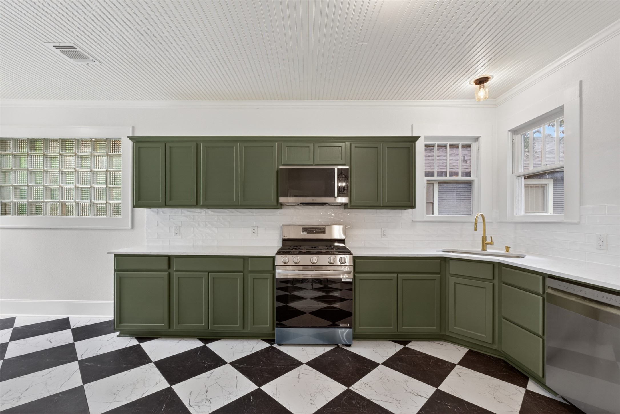 106 Washington Place S Marshall TX 75670
