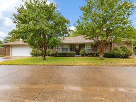 737 S Fielder Road Arlington TX 76013