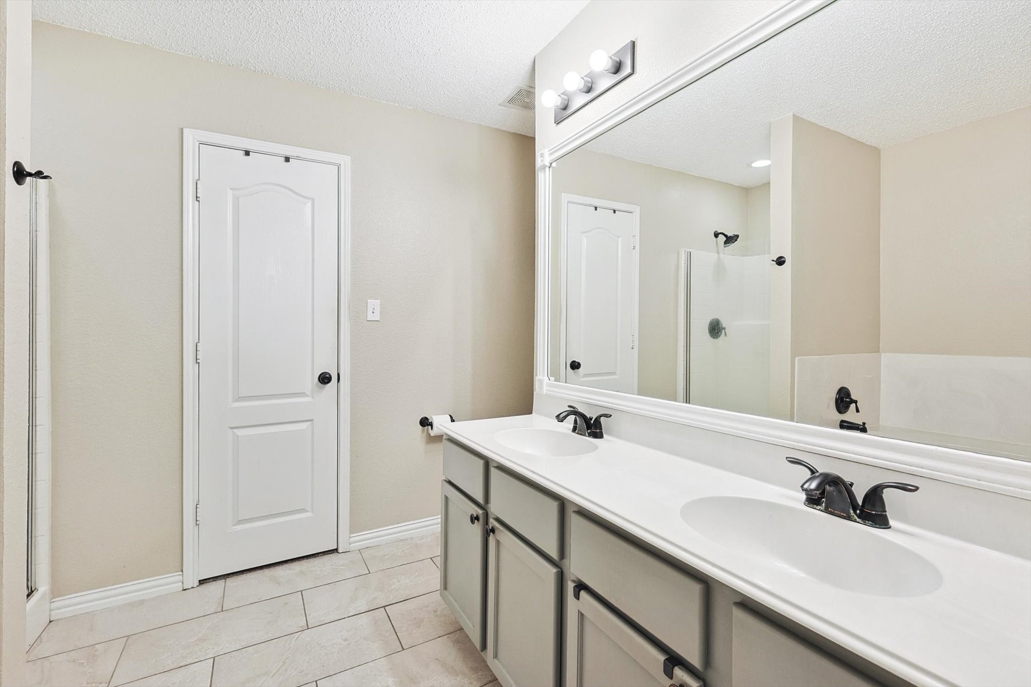 1016 Ridgetop Drive Justin TX 76247