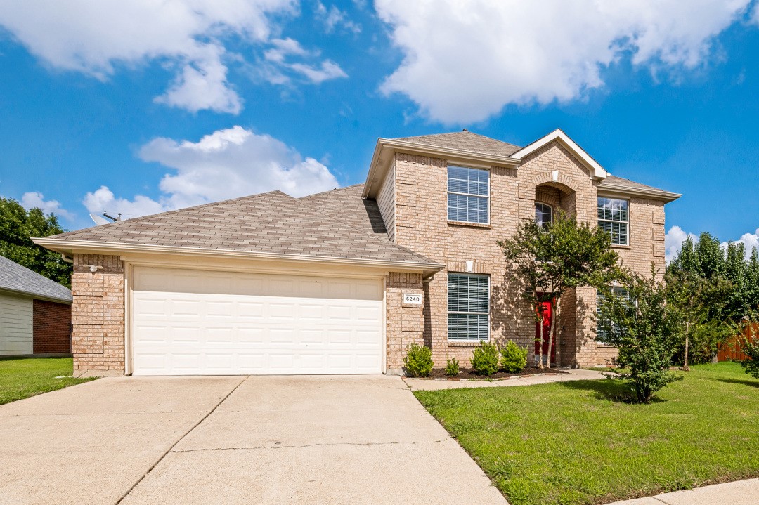 5240 Lake Grove Drive Grand Prairie TX 75052