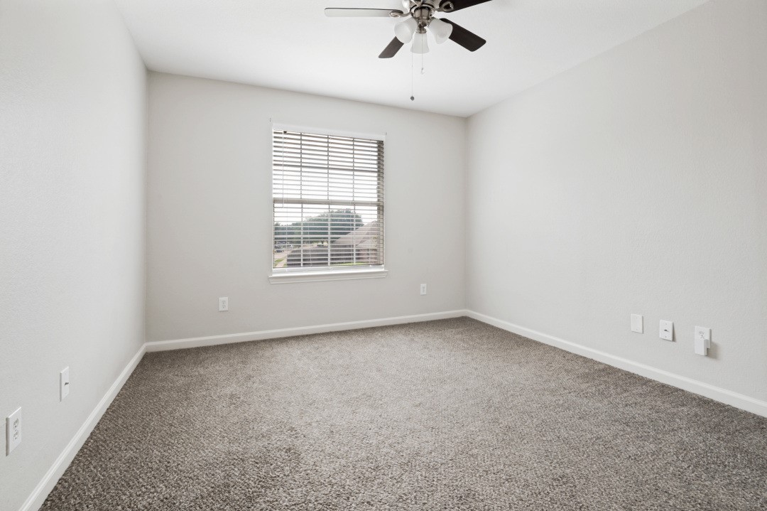 5240 Lake Grove Drive Grand Prairie TX 75052