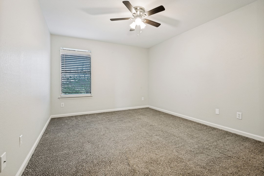 5240 Lake Grove Drive Grand Prairie TX 75052