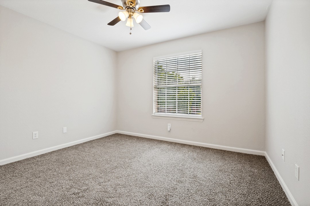 5240 Lake Grove Drive Grand Prairie TX 75052