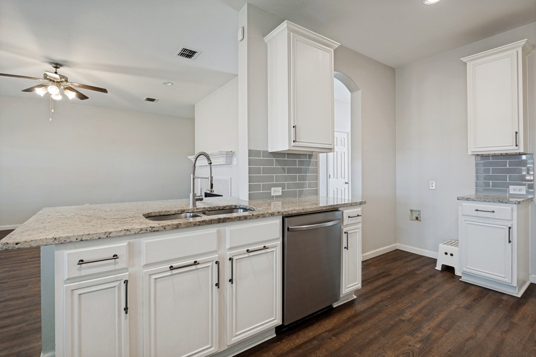 5240 Lake Grove Drive Grand Prairie TX 75052