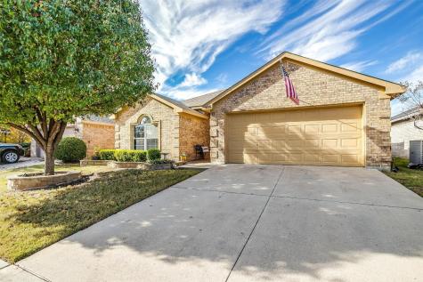 605 Crestview Court Saginaw TX 76179